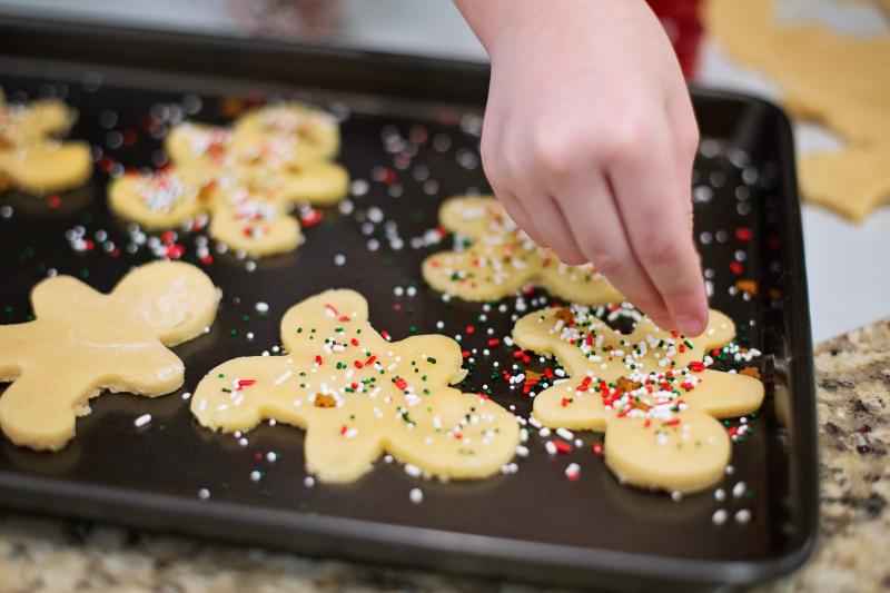 Baking with kids: the tips to making it a success