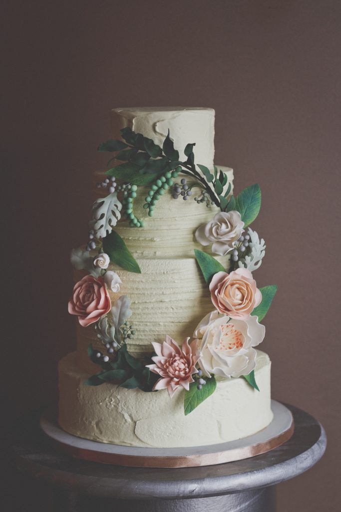 wedding cake with gumpaste flowers