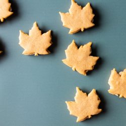 maple leaf sandwich cookies